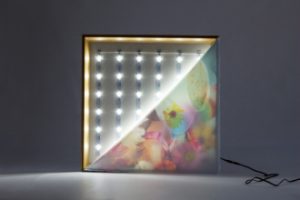 LED slike z lesenim okvirjem - osvetlitev