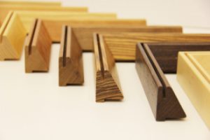 Leseni okvirji za LED sliko